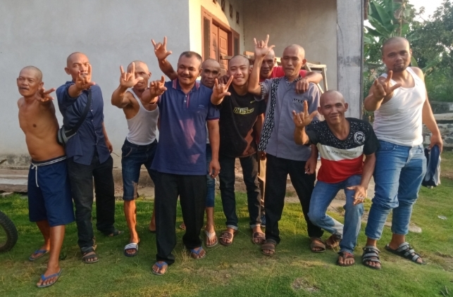 Jagonya Menang di Pilkakon Tanjungrejo Tim dan Pendukung Cukur Gundul