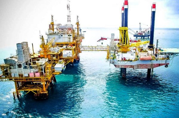 Limbah Perairan Laut Akibat Kebocoran Satu Pipa Bawah Laut PHE OSES dan Pemda Lampung Timur Percepat Penanggulangan