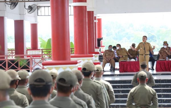 Ratusan Anggota Sat Pol PP Lamsel Belum Terima SK Tapi Ganjian Lancar?