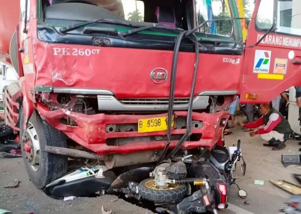 Data Terbaru Korban Truk Tangki Pertamina Cibubur 10 Orang Meninggal 5 Luka Luka