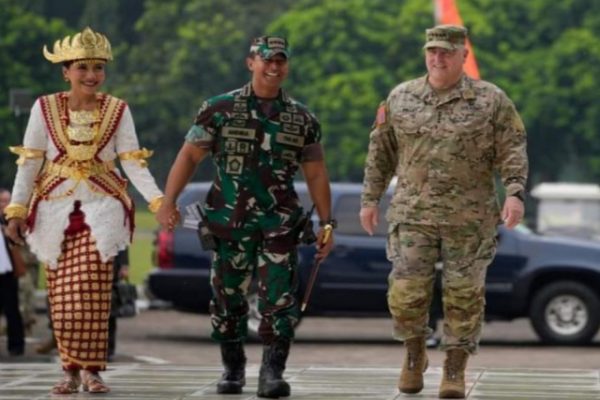 Panglima Angkatan Bersenjata AS Puji Militer Indonesia Yang Kuat dan Profesional