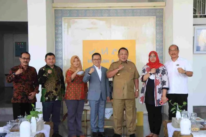 Gubernur Arinal Bersama Rektor UBL Tandatangani Naskah Hibah Daerah Aplikasi KPB
