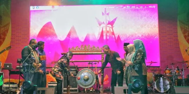 Wagub Nunik Resmi Buka Lampung Begawi 2022 dan Pencanangan Gerakan Nasional Pengendalian Inflasi Pangan