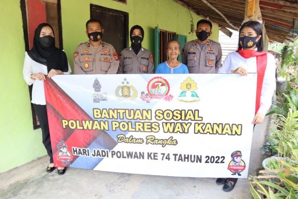 Jelang Hari Jadi Polwan Ke-74 Polres Way Kanan Berikan Bantuan Sosial