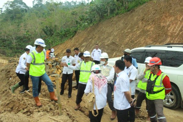 Bupati Parosil Harapkan PLTA Sumber Jaya Libatkan Tenaga Kerja Lokal