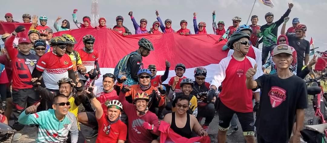 Merah Putih Bersama Goeser Lampung di Gunung Balau