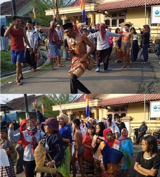 Kuntau Pencak Silat Tradisional Semendo Mencuri Perhatian Warga Dalam Karnaval HUT RI ke 77