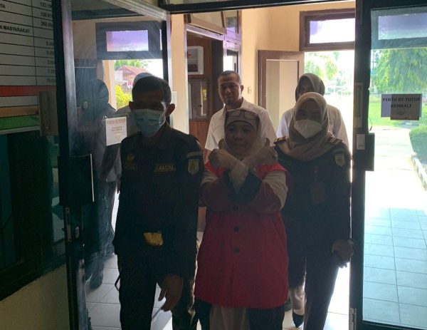 Jaksa Tahan Hj. Meri Pelaku kasus Unjuk Rasa Libatkan Anak Dibawah Umur