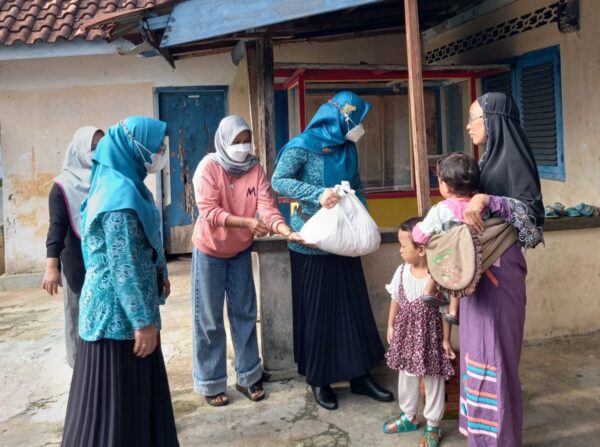 PKK Bersama RSUD A YANI Kota Metro Gelar Baksos Dan Home Care