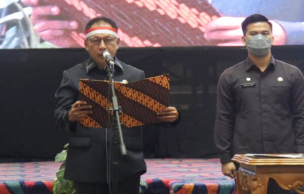 Migrum Gumay Bacakan Teks Pancasila Pada Ikrar Setia NKRI Khilafatul Muslimin