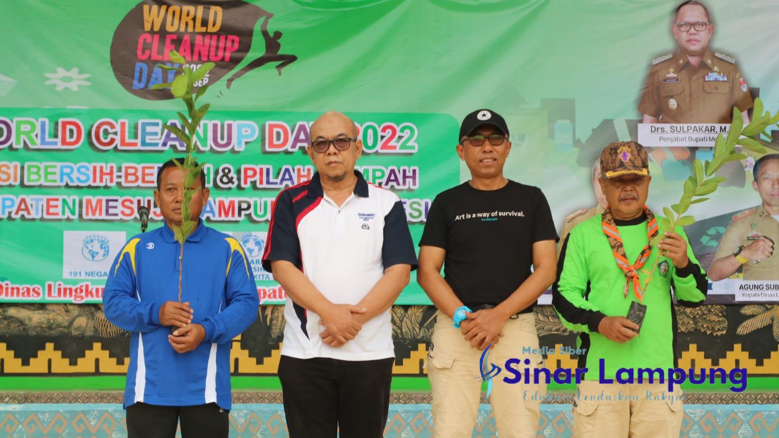 DLH Mesuji Peringati World Cleaningup Day