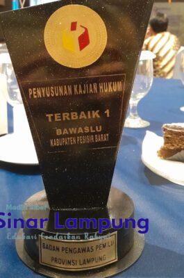 Bawaslu Pesisir Barat Kembali Raih Penghargaan