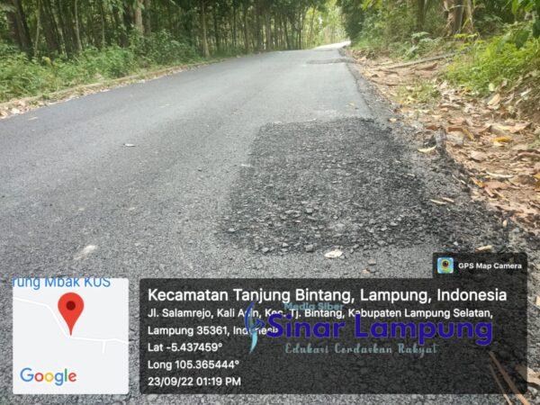 Baru Sepekan Hotmix Proyek Jalan Salam Rejo-Puwosari Tanjung Bntang Rp3,3 Miliar Sudah Rusak