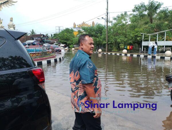 Jalan Area Tugu Pengantin Bak Kolam Ikan Kadis PUPR Akan Carikan Solusi