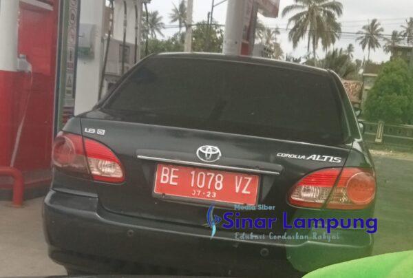 ASN Mengisi Kendaraan Dinas Tanggamus Dengan BBM Bersubsidi.