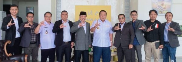 Gubernur Arinal Berharap DPC Peradi Bandar Lampung Kawal Program Pemprov Lampung