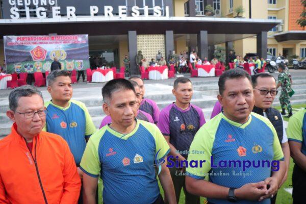 Sambut HUT TNI ke 77 Polda Lampung dan TNI Gelar Tournament Mini Soccer