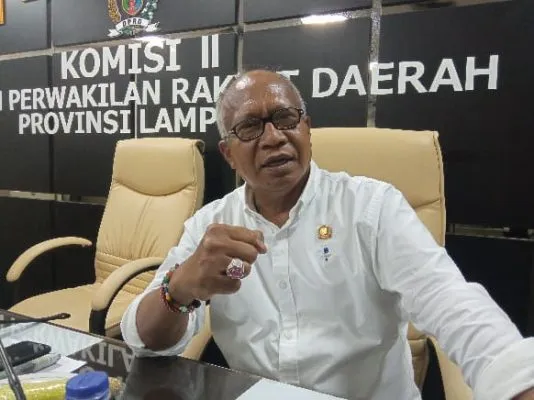 Inspiratif, Wakil Ketua Komisi II DPRD Lampung Beri Pelatihan Pembuatan Pupuk