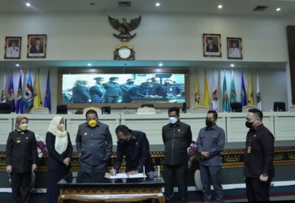 Rapat Paripurna, DPRD Lampung Setujui LPJ APBD Lampung 2021