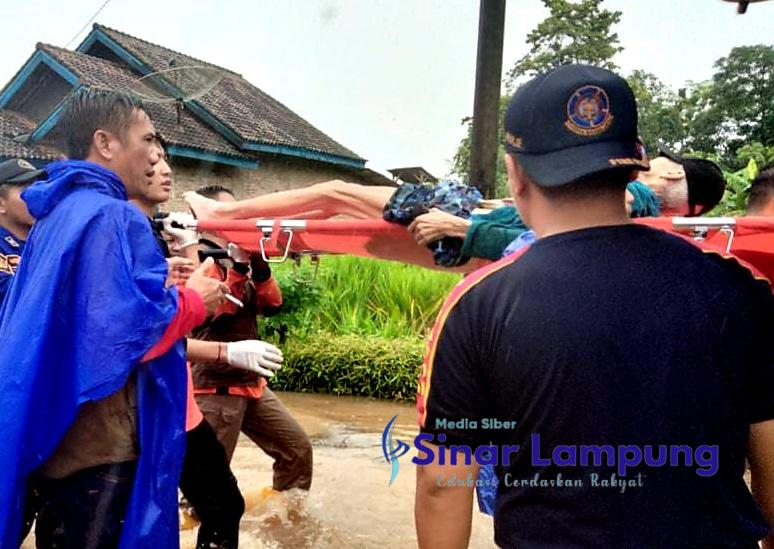 Hujan Deras Dua Pelajar Tewas Terseret Banjir di Sidomulyo Lampung Selatan