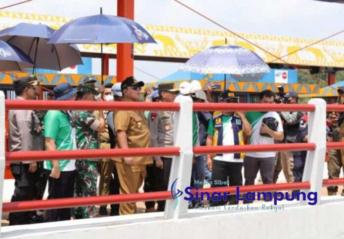 Peringati Hari Bakti PUPR ke-77, Arinal Tinjau Pembangunan Bendungan Marga Tiga