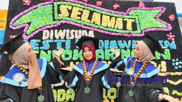 Tim Asatidz Rumah Qur’an Balita DAP di Wisuda Sarjana
