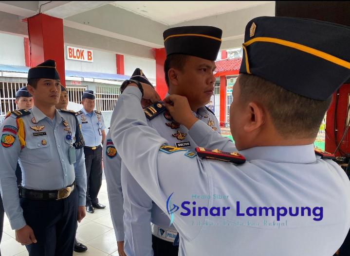 Karutan Pimpin Kenaikan Pangkat Pegawainya