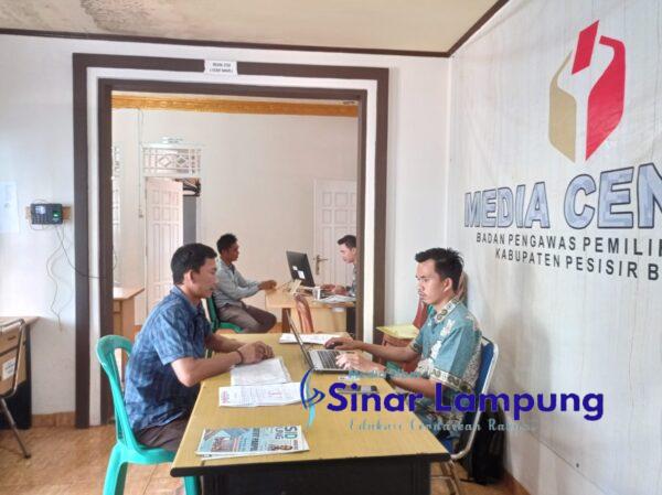 13 Pendaftar Calon Pengawas Ad hock Kecamatan di Pesisir Barat Namanya Masuk Keanggotaan Partai Politik