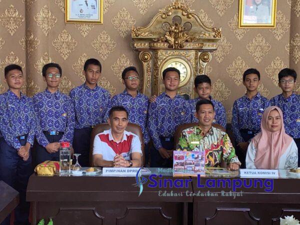 DPRD Way Kanan Terima Kunjungan Siswa-siswi SMPN 1 Blambangan Umpu