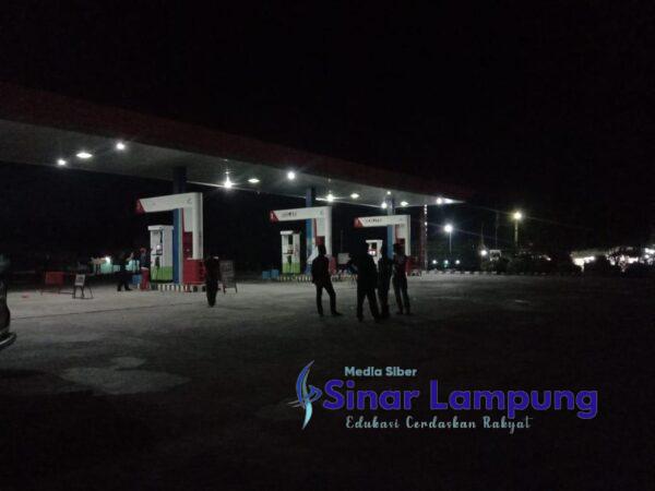 Dandim 0427 Way Kanan Pergoki Mobil Rakitan dan Ratusan Jerigen Ngecor di SPBU 24.345.23 Simpang 4 Negeri Baru