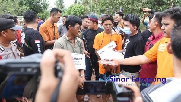 Anak Bungsu Korban Pembunuhan Satu Keluarga di Way Kanan Selamat, Rekontruksi 52 Adegan Mengurai Kronologis