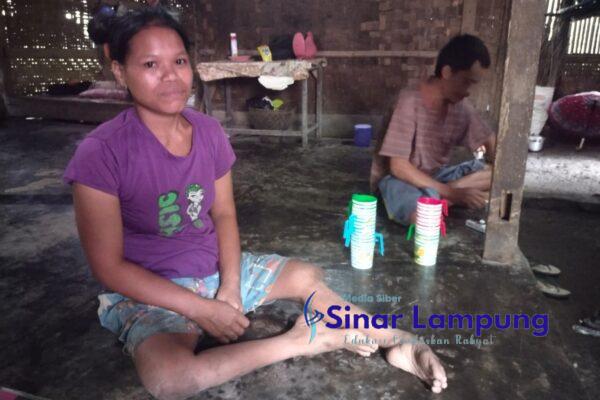 Ruminah Penderita Lumpuh di Cikedal Belum Tersentuh Bantuan Pemerintah Padahal Sudah Diajukan