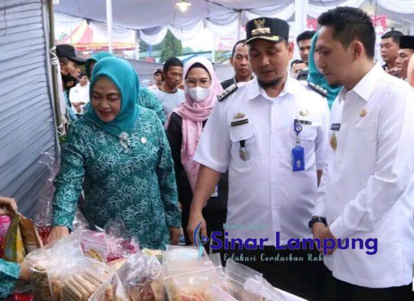 Festival UMKM dan Ekonomi Kreatif Kecamatan Se-Kabupaten Lampura resmi dibuka