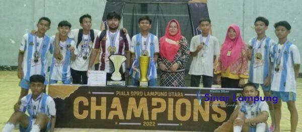 SMPN 1 Kotabumi Juarai Turnamen Futsal DPRD Cup