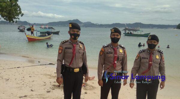 Ditpamobvit Polda Lampung Pastikan Pantai Mutun Aman Bagi Pengunjung