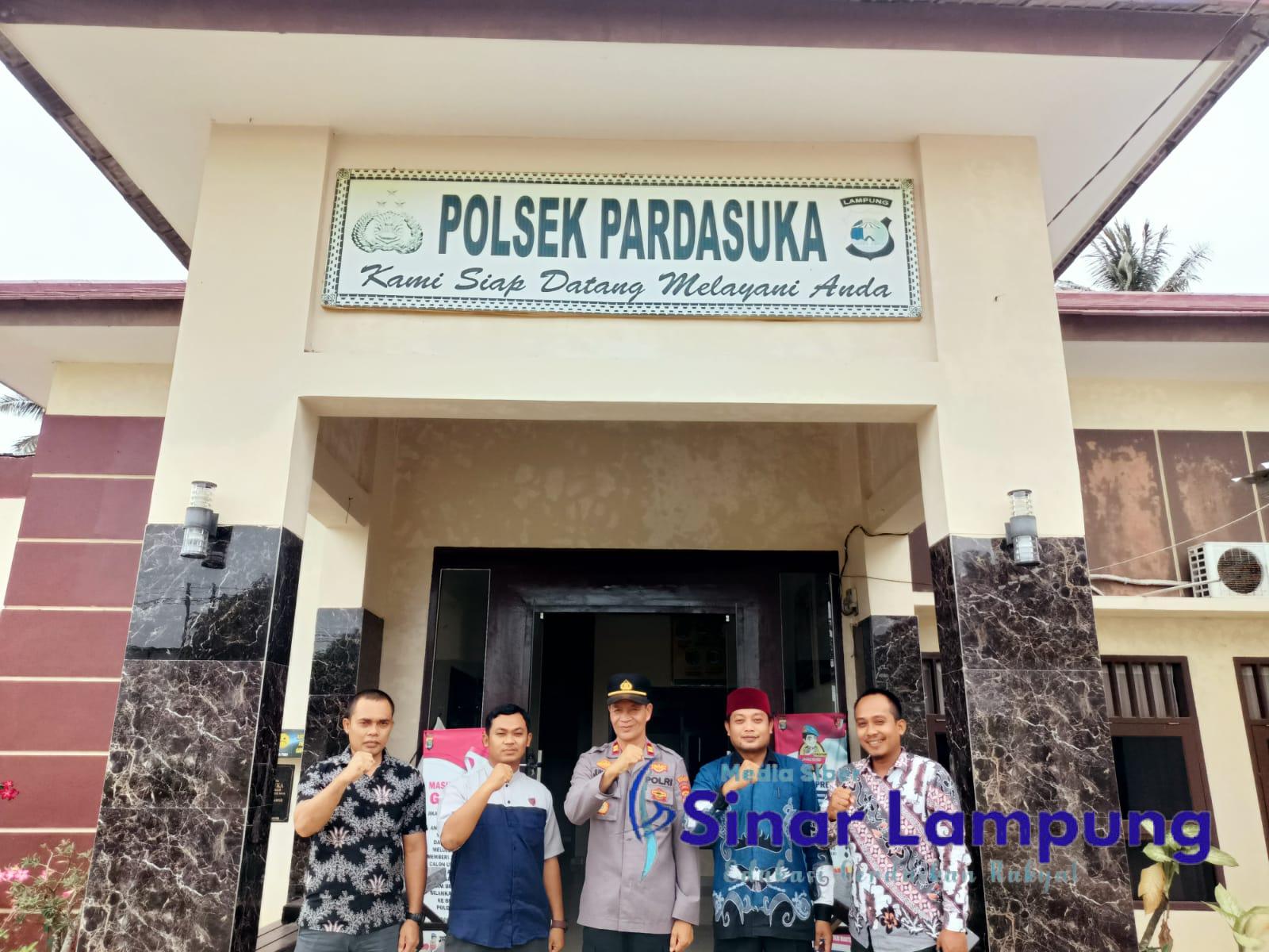 Menyongsong Pemilu 2024 Jajaran Panwaslu Kecamatan Pardasuka Sambangi Kantor Kapolsek Pardasuka