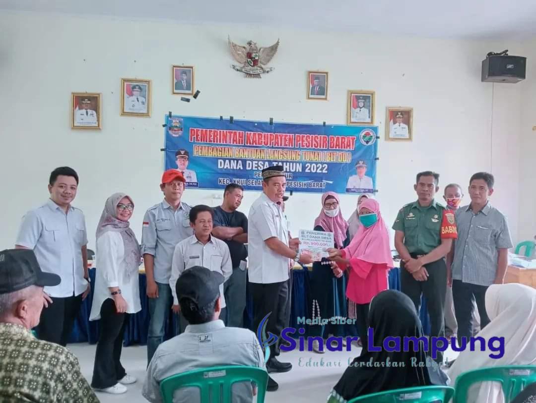 Pekon Walur Salurkan BLT-DD Tahap Tiga Kepada 80 KPM