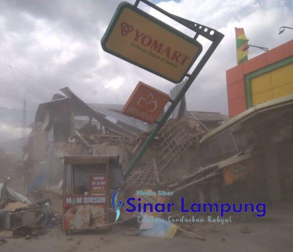 Gempa Cianjur Luluhlantak Ratusan Rumah Puluhan Tewas Didominasi Anak-Anak 1000-warga Luka Luka 5000 Lebih Warga Mengungsi