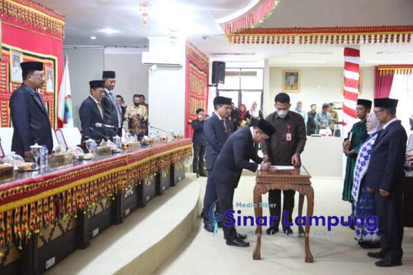 DPRD Lampung Selatan Lantik PAW Dua Anggotanya