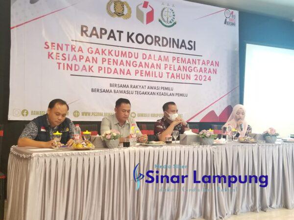 Bawaslu Pesisir Barat Gelar Rakor Sentra Gakkumdu Pemilu 2024