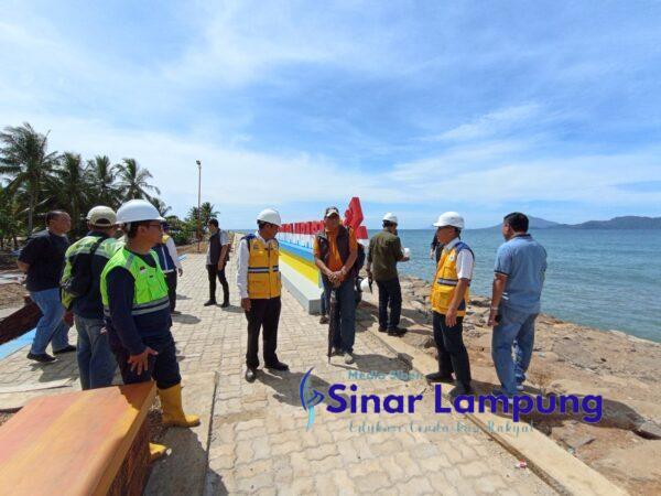 Kejati Lampung Memonitoring Pembangunan Nasional di Pantai Lampung Selatan