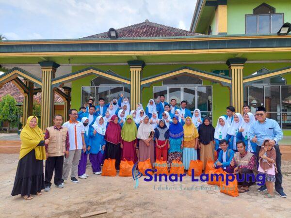 Mahasiswa UMPRI Berbagi Infaq dan Shodaqoh