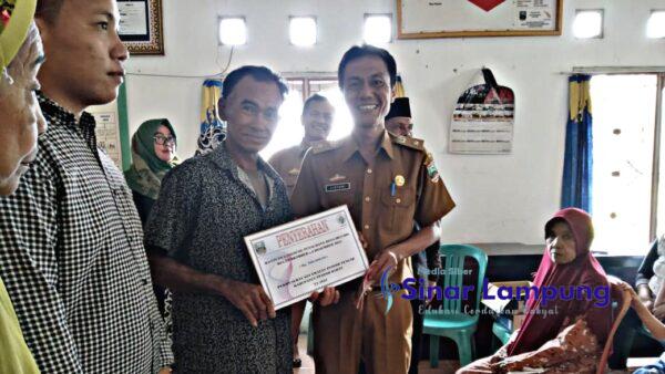 Pemerintah Pekon Seray Salurkan BLT-DD Tahap Empat Kepada 95 KPM