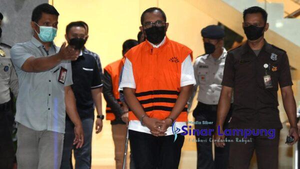 Pasca OTT Wakil Ketua DPRD Jawa Timur KPK Geledah Ruangan Khofifah dan Wakilnya