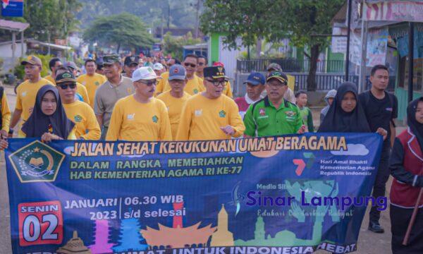 Peringatan Hari Amal Bhakti Kemenag ke-77, Bupati Way Kanan Lepas Jalan Sehat Kerukunan Umat Beragama