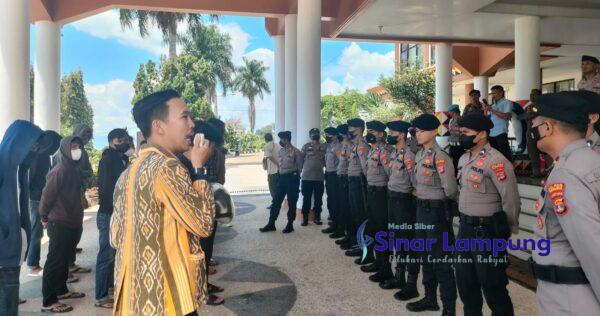 Mahasiswa dan KPAI Demo Dugaan Nepotisme Birokrasi Pemkab Tanggamus Massa Juga Minta kekayaan Bupati Diaudit