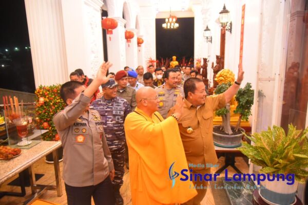 Kapolda dan Forkopimda Lampung Tinjau Malam Perayaan Imlek Tahun 2023