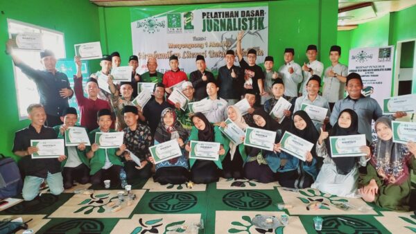 Dr. Abdul Qodir Zaelani : Menulis Berita Harus Objektif dan Faktual