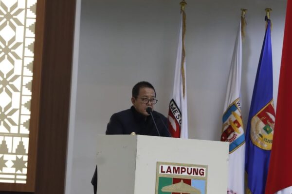 Arinal Djunaidi Sampaikan Tiga Raperda Saat Rapat Paripurna DPRD Provinsi Lampung