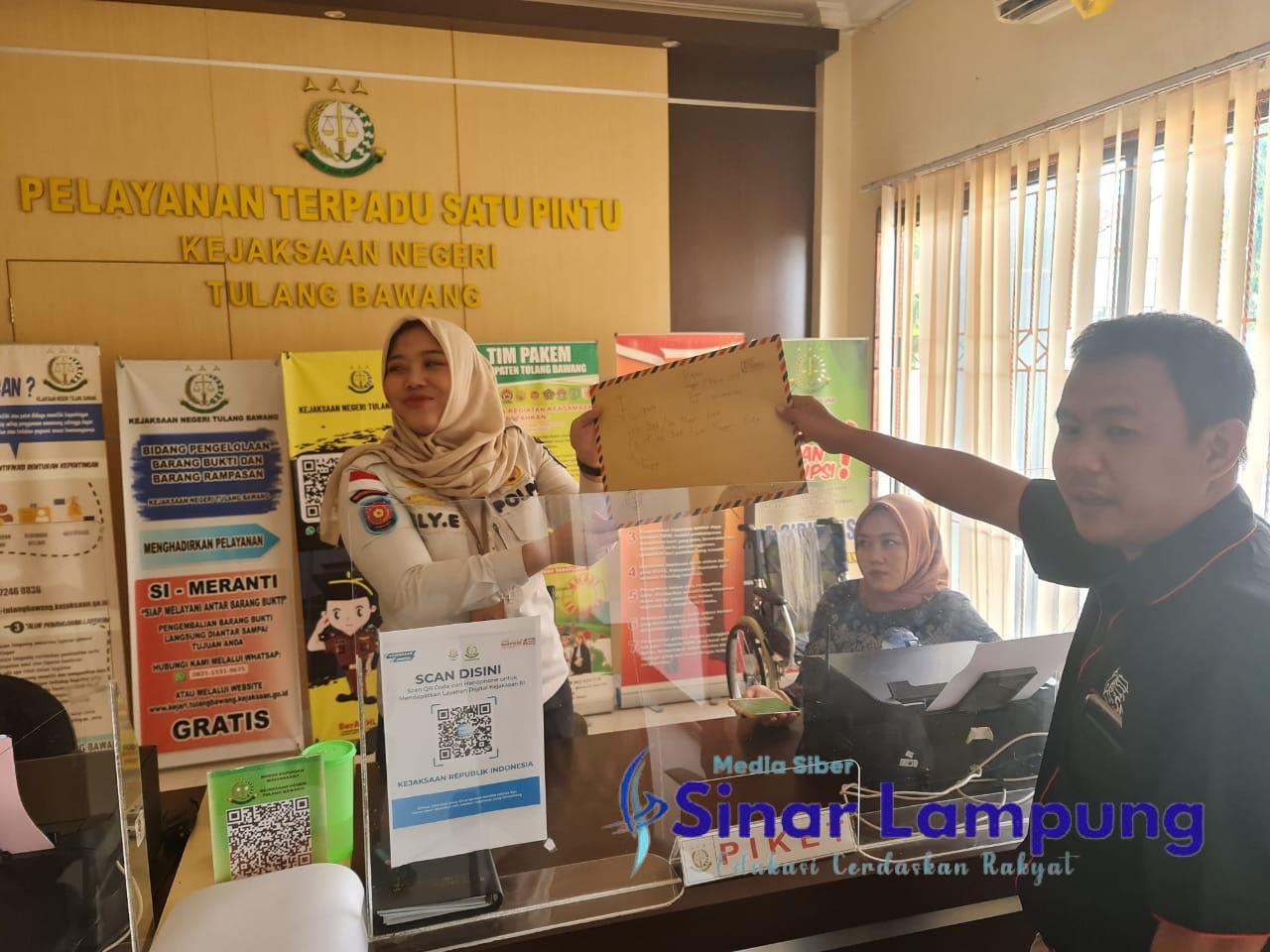Diduga Korupsi Retribusi Pasar Unit 2 Disdag Tulang Bawang Dilaporkan ke Kejari Menggala